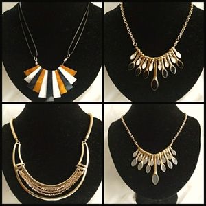 Lot of 4 necklaces.